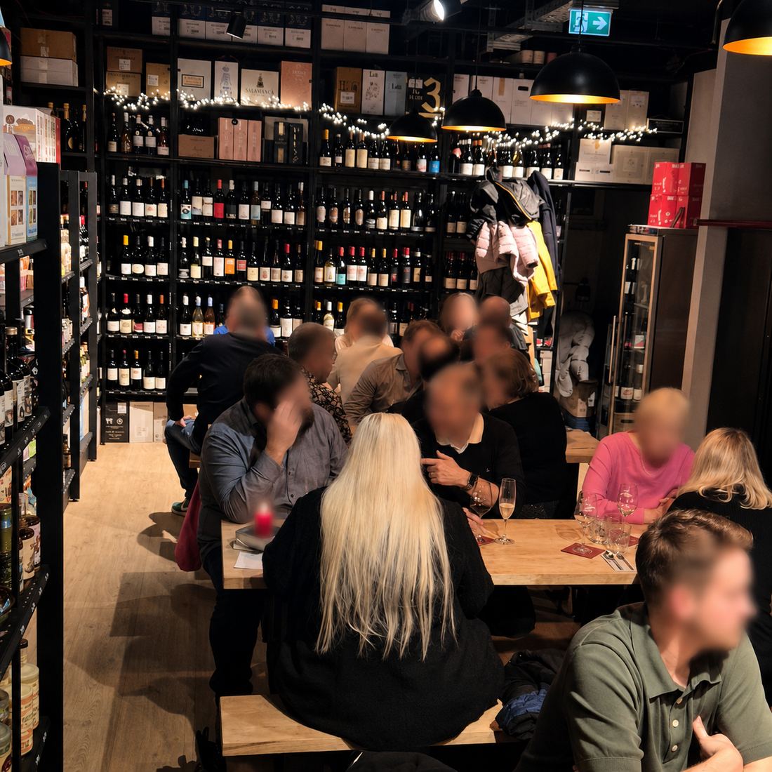 Gruppe an einer Tischrunde bei einem Tasting bei Genusswerte Bonn
