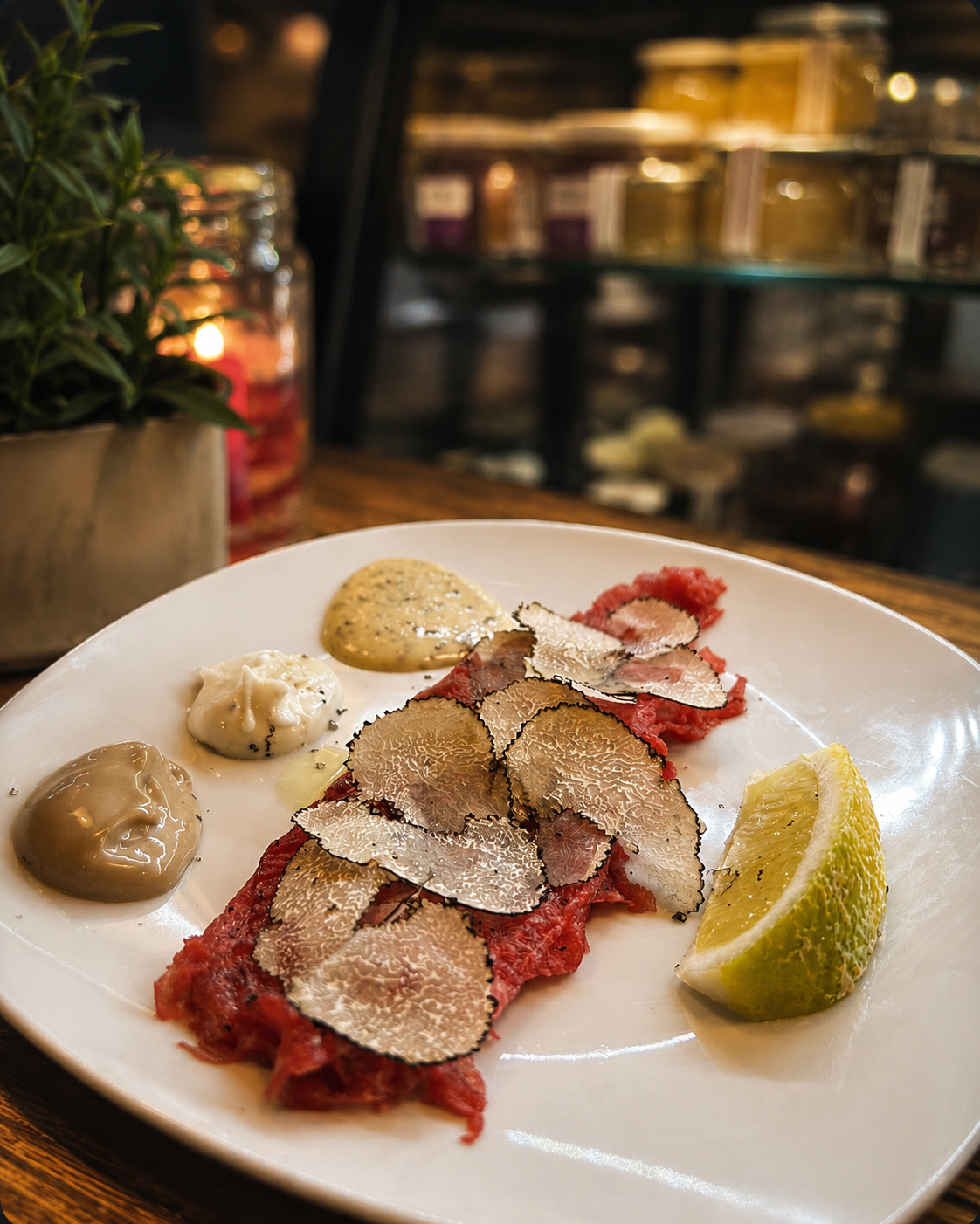 Trüffel Carpaccio beim Tasting bei Genusswerte Bonn